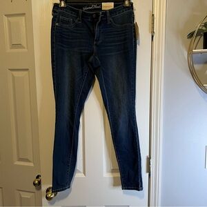 🆕 Universal Threads Mid Rise Jeggings in Dark Wash